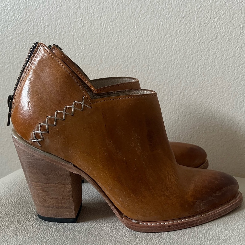 Freebird by Steven Steel Distressed Tan Leather Ankle Booties Women’s Size 10 - Picture 4 of 10